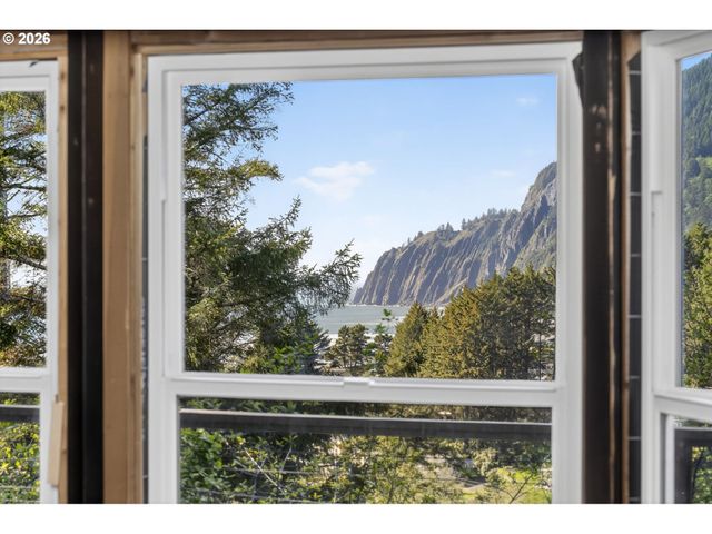 900 Greenridge St, Manzanita, OR 97130
