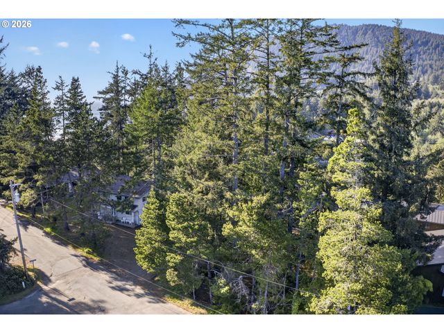 900 Greenridge St, Manzanita, OR 97130