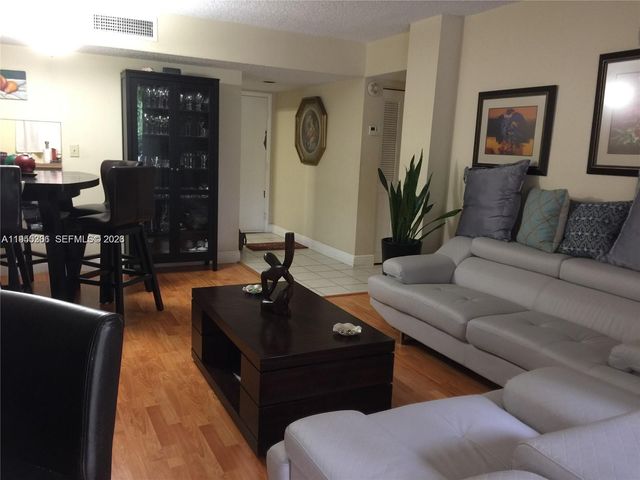 8500 SW 133rd Ave Rd 216, Miami, FL 33183