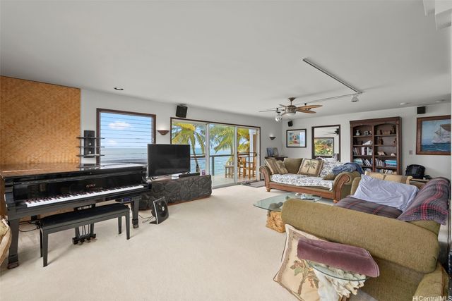 67-003 Kahaone Place, Waialua, HI 96791