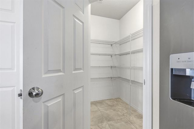 9341 AMERICAN HICKORY LANE, Riverview, FL 33578