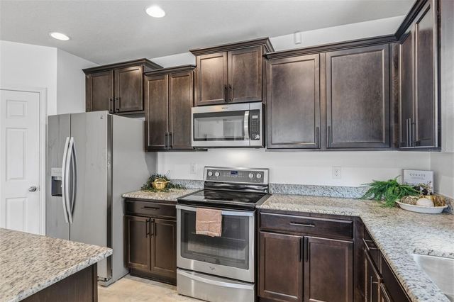 9341 AMERICAN HICKORY LANE, Riverview, FL 33578