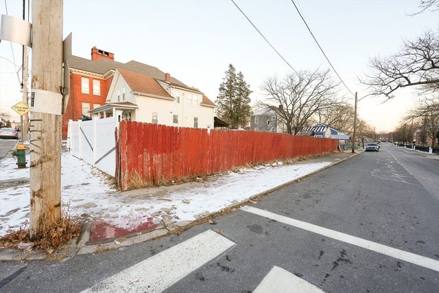 85 Berkshire Street, Providence, RI 02908