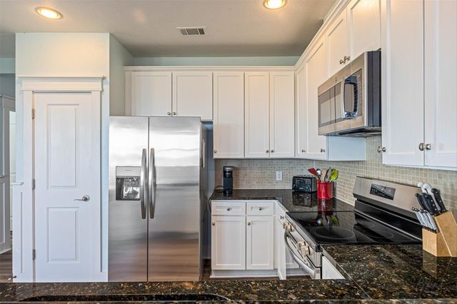 4221 Grassy Pointe Drive 203, Galveston, TX 77554