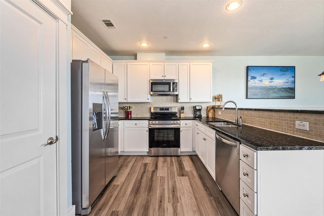 4221 Grassy Pointe Drive 203, Galveston, TX 77554