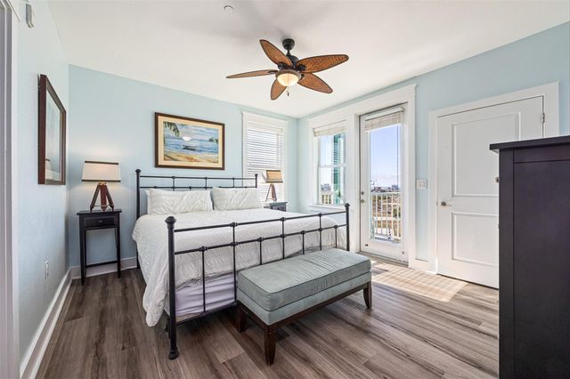 4221 Grassy Pointe Drive 203, Galveston, TX 77554