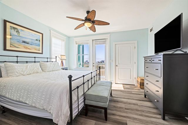 4221 Grassy Pointe Drive 203, Galveston, TX 77554