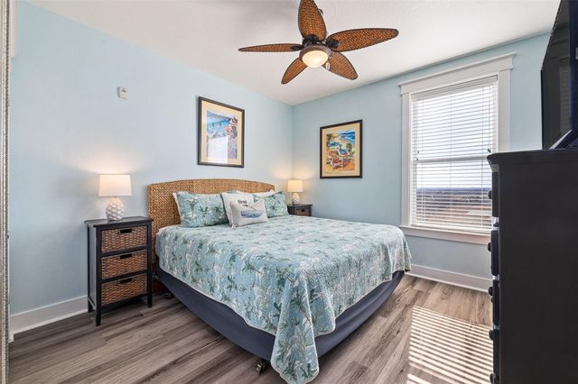 4221 Grassy Pointe Drive 203, Galveston, TX 77554