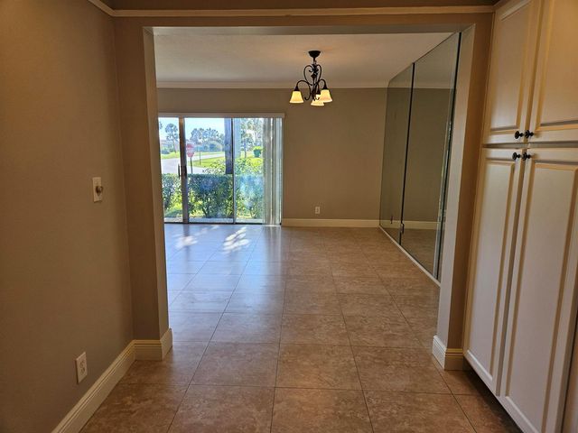 2886 E Fernley Dr Drive E 1, West Palm Beach, FL 33415