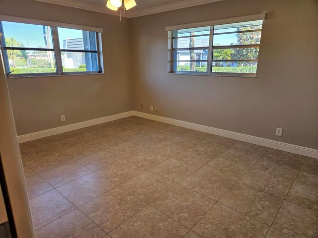 2886 E Fernley Dr Drive E 1, West Palm Beach, FL 33415