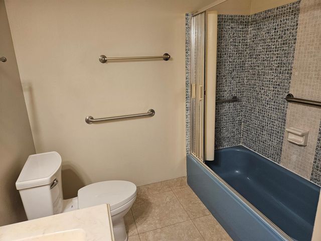 2886 E Fernley Dr Drive E 1, West Palm Beach, FL 33415