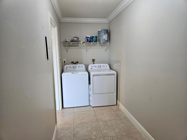 2886 E Fernley Dr Drive E 1, West Palm Beach, FL 33415
