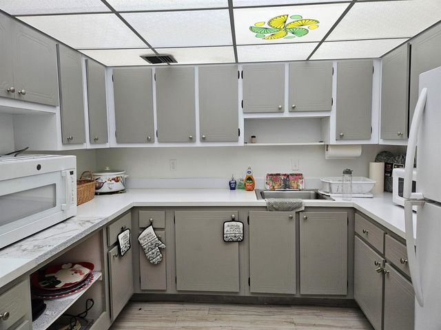 2886 E Fernley Dr Drive E 1, West Palm Beach, FL 33415
