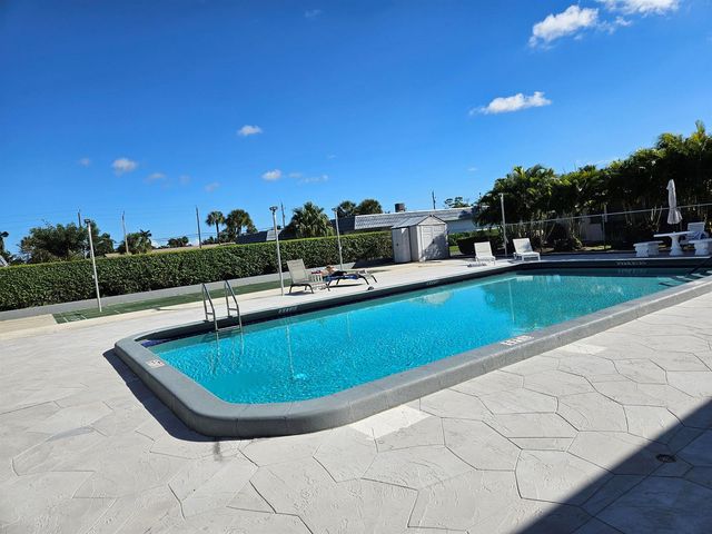 2886 E Fernley Dr Drive E 1, West Palm Beach, FL 33415