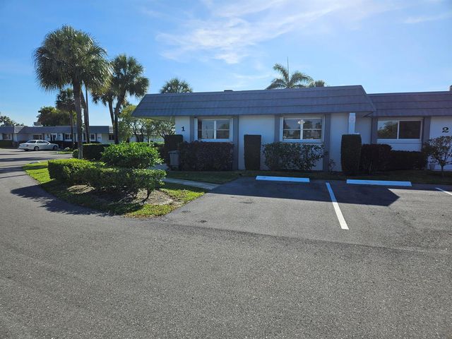2886 E Fernley Dr Drive E 1, West Palm Beach, FL 33415