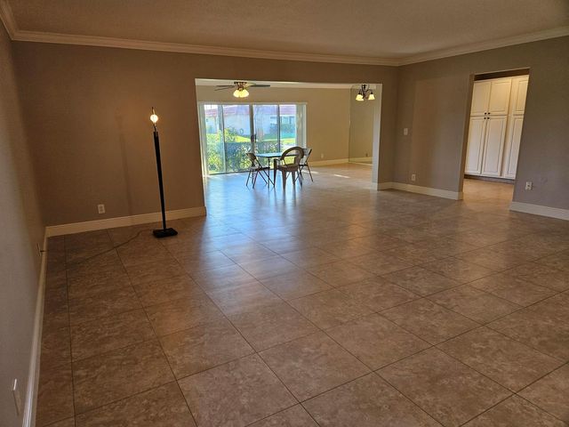 2886 E Fernley Dr Drive E 1, West Palm Beach, FL 33415