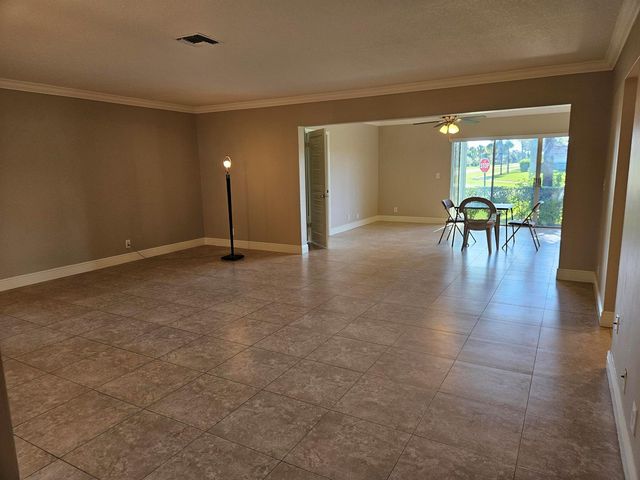 2886 E Fernley Dr Drive E 1, West Palm Beach, FL 33415