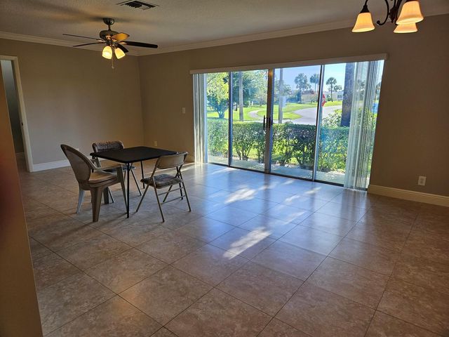 2886 E Fernley Dr Drive E 1, West Palm Beach, FL 33415