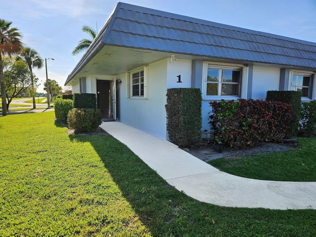 2886 E Fernley Dr Drive E 1, West Palm Beach, FL 33415