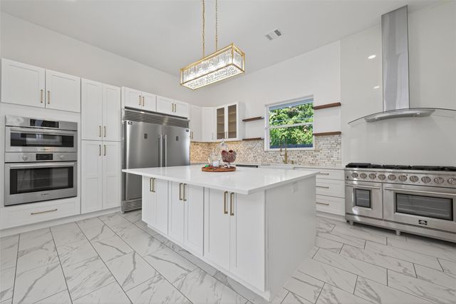 8006 Longridge Drive, Houston, TX 77055