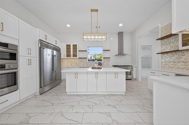 8006 Longridge Drive, Houston, TX 77055