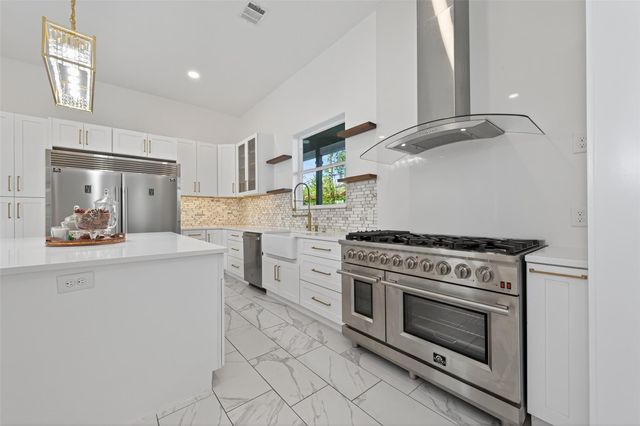 8006 Longridge Drive, Houston, TX 77055