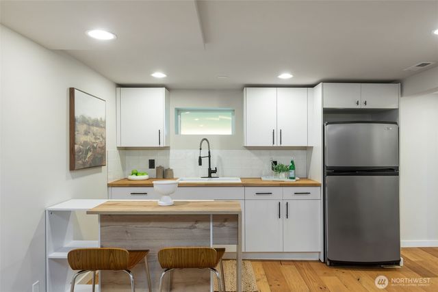 8254 Interlake Avenue N, Seattle, WA 98103