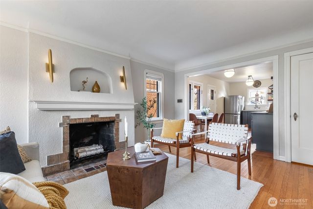 8254 Interlake Avenue N, Seattle, WA 98103