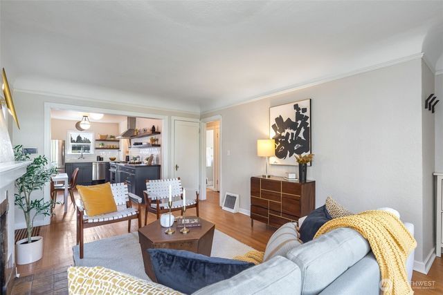 8254 Interlake Avenue N, Seattle, WA 98103