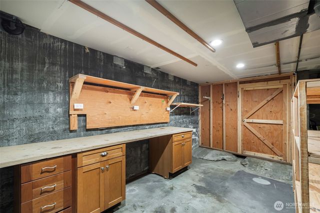 8254 Interlake Avenue N, Seattle, WA 98103