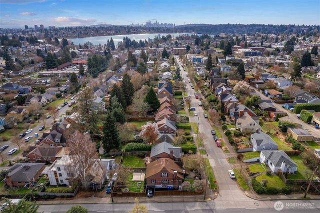 8254 Interlake Avenue N, Seattle, WA 98103