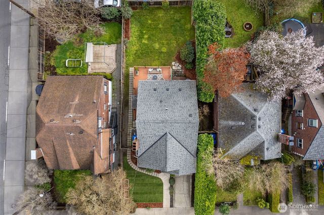 8254 Interlake Avenue N, Seattle, WA 98103