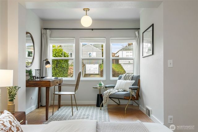 8254 Interlake Avenue N, Seattle, WA 98103