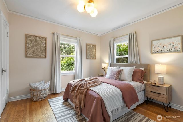 8254 Interlake Avenue N, Seattle, WA 98103