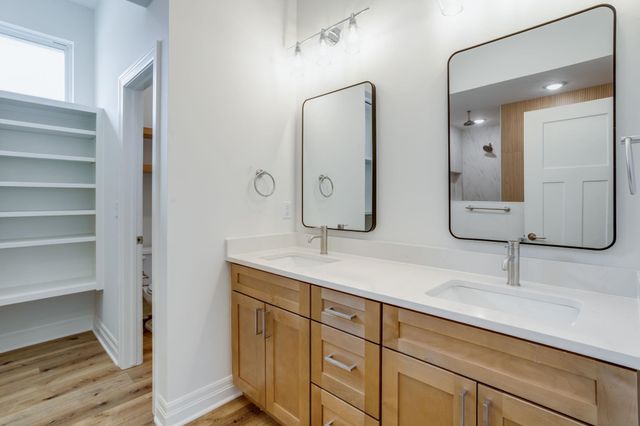 9010 E 33rd Cir S, Wichita, KS 67210