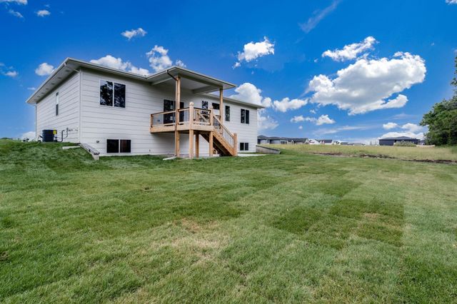 9010 E 33rd Cir S, Wichita, KS 67210