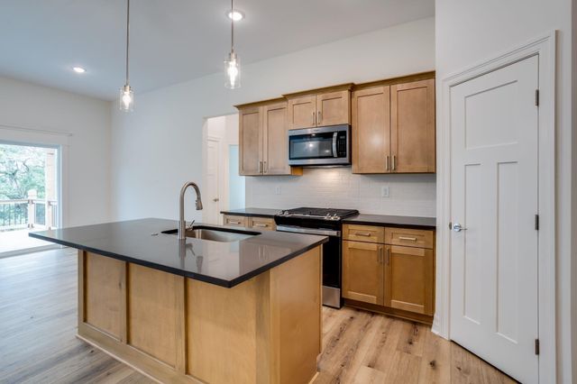 9010 E 33rd Cir S, Wichita, KS 67210