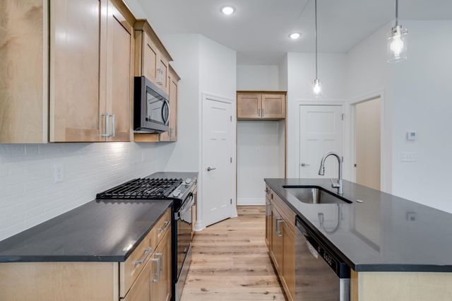 9010 E 33rd Cir S, Wichita, KS 67210