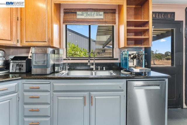 4767 Bel Roma Rd, Livermore, CA 94551