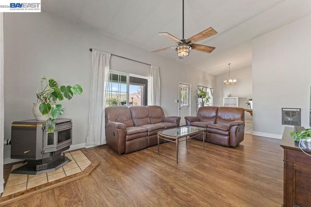 4767 Bel Roma Rd, Livermore, CA 94551