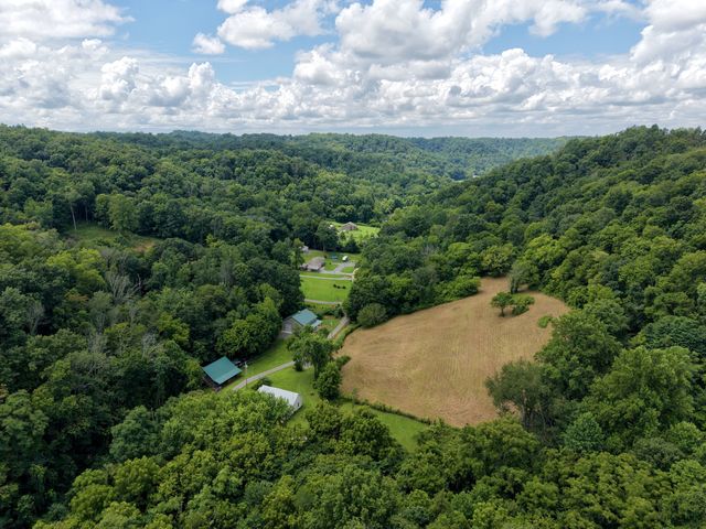 490 Ford Hollow Rd, Hartsville, TN 37074