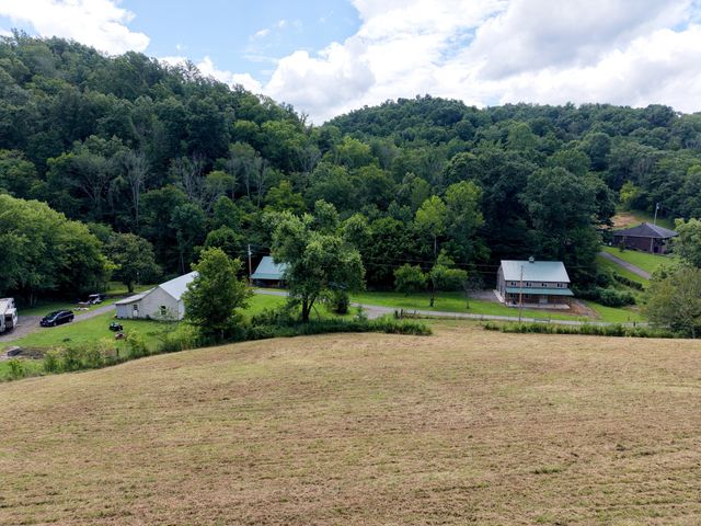 490 Ford Hollow Rd, Hartsville, TN 37074