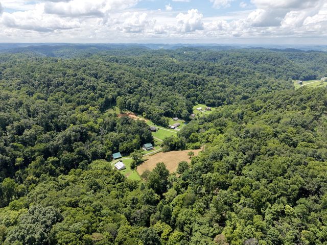 490 Ford Hollow Rd, Hartsville, TN 37074