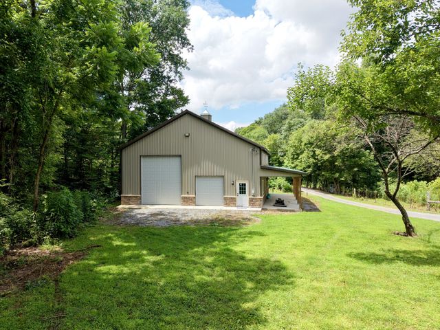 490 Ford Hollow Rd, Hartsville, TN 37074