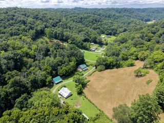 490 Ford Hollow Rd, Hartsville, TN 37074