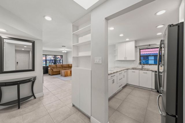 41 Bethesda Park Circle K41, Boynton Beach, FL 33435