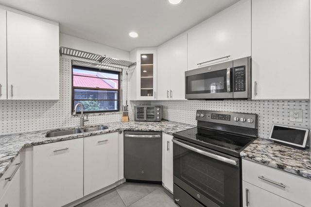 41 Bethesda Park Circle K41, Boynton Beach, FL 33435