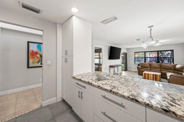 41 Bethesda Park Circle K41, Boynton Beach, FL 33435