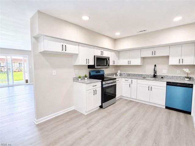 20 Cantamar CT, Hampton, VA 23664