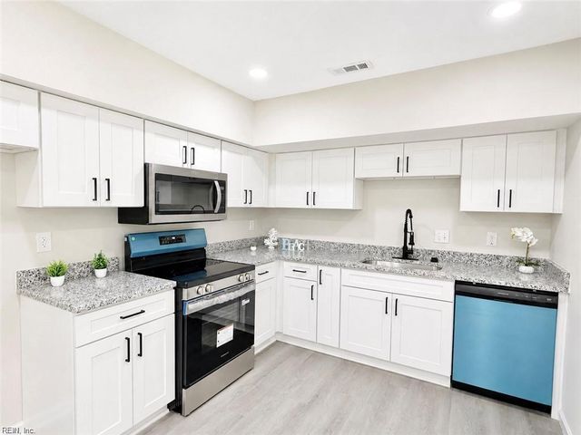 20 Cantamar CT, Hampton, VA 23664